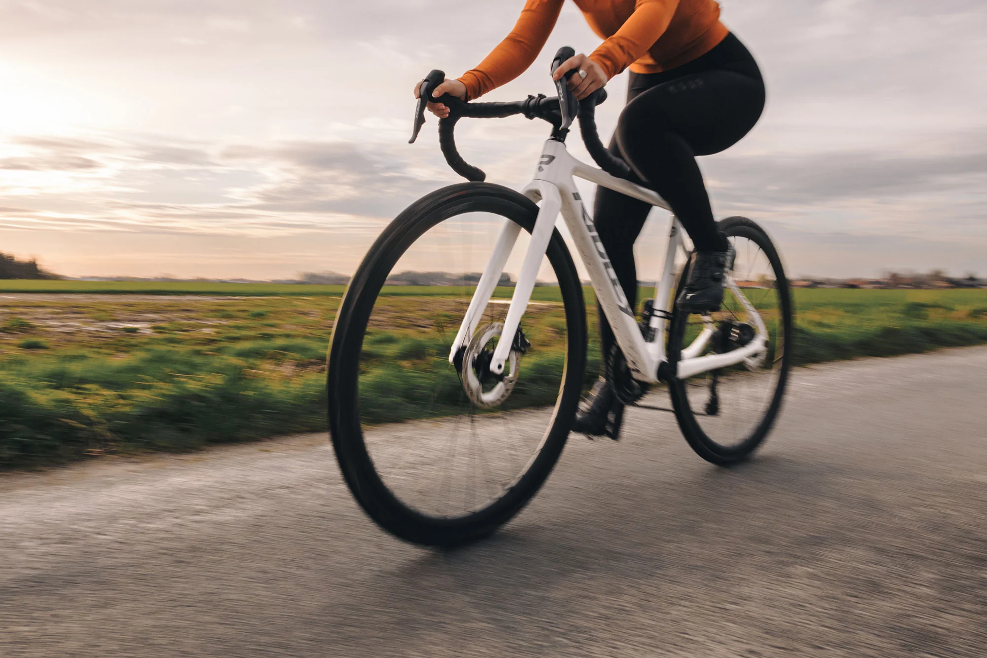 HUNT 30 Carbon Disc Wheelset - Image 3
