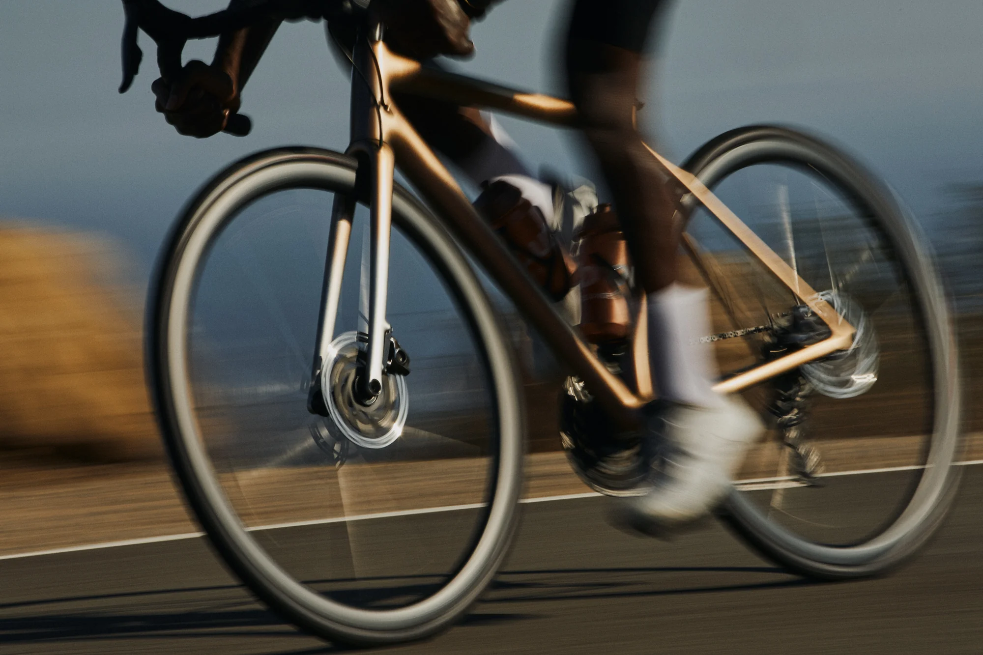 HUNT 32 Aerodynamicist UD Carbon Spoke Disc Wheelset - Image 6