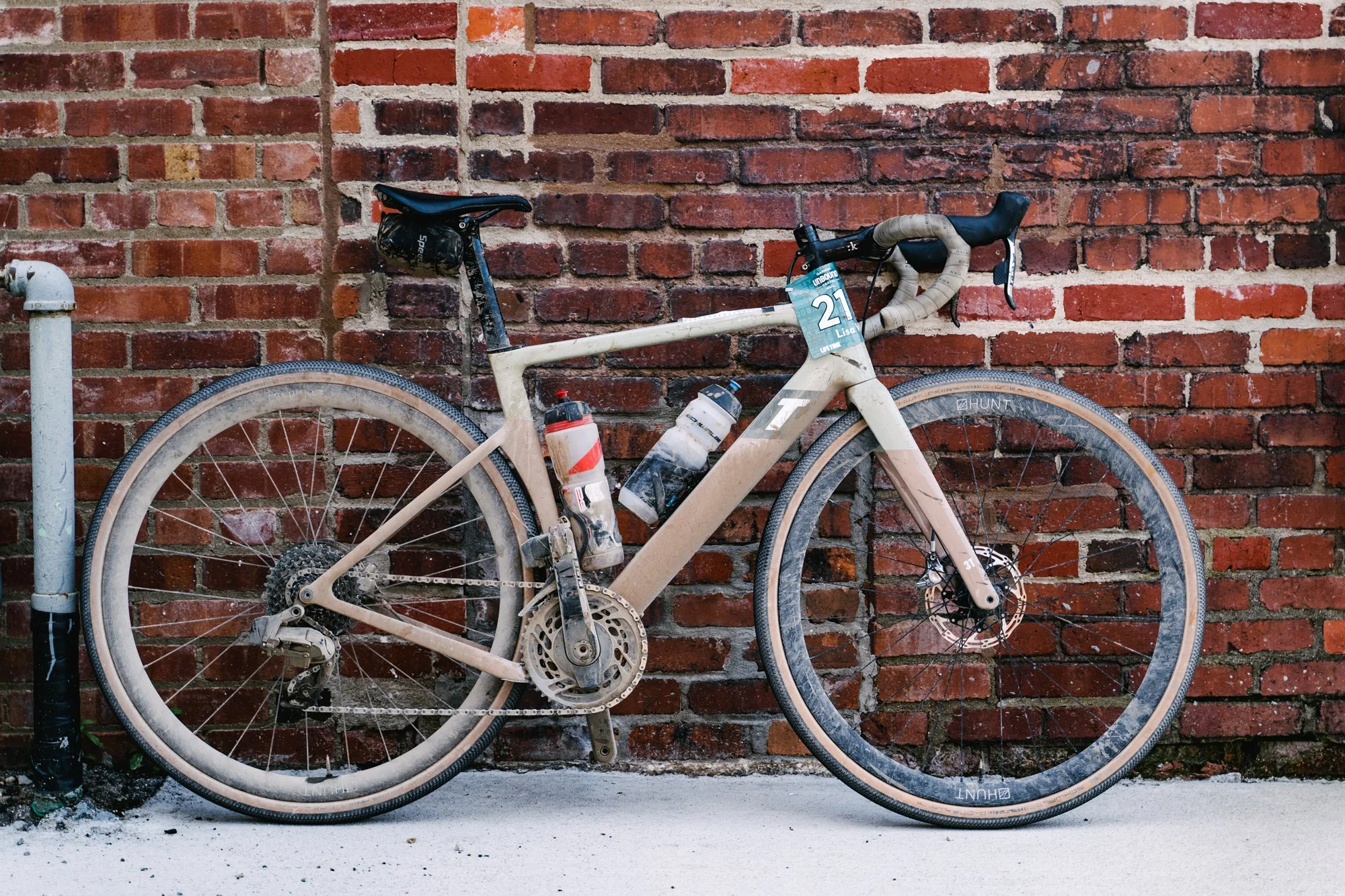 HUNT 35 Carbon Gravel Hookless X-Wide Wheelset - Image 14