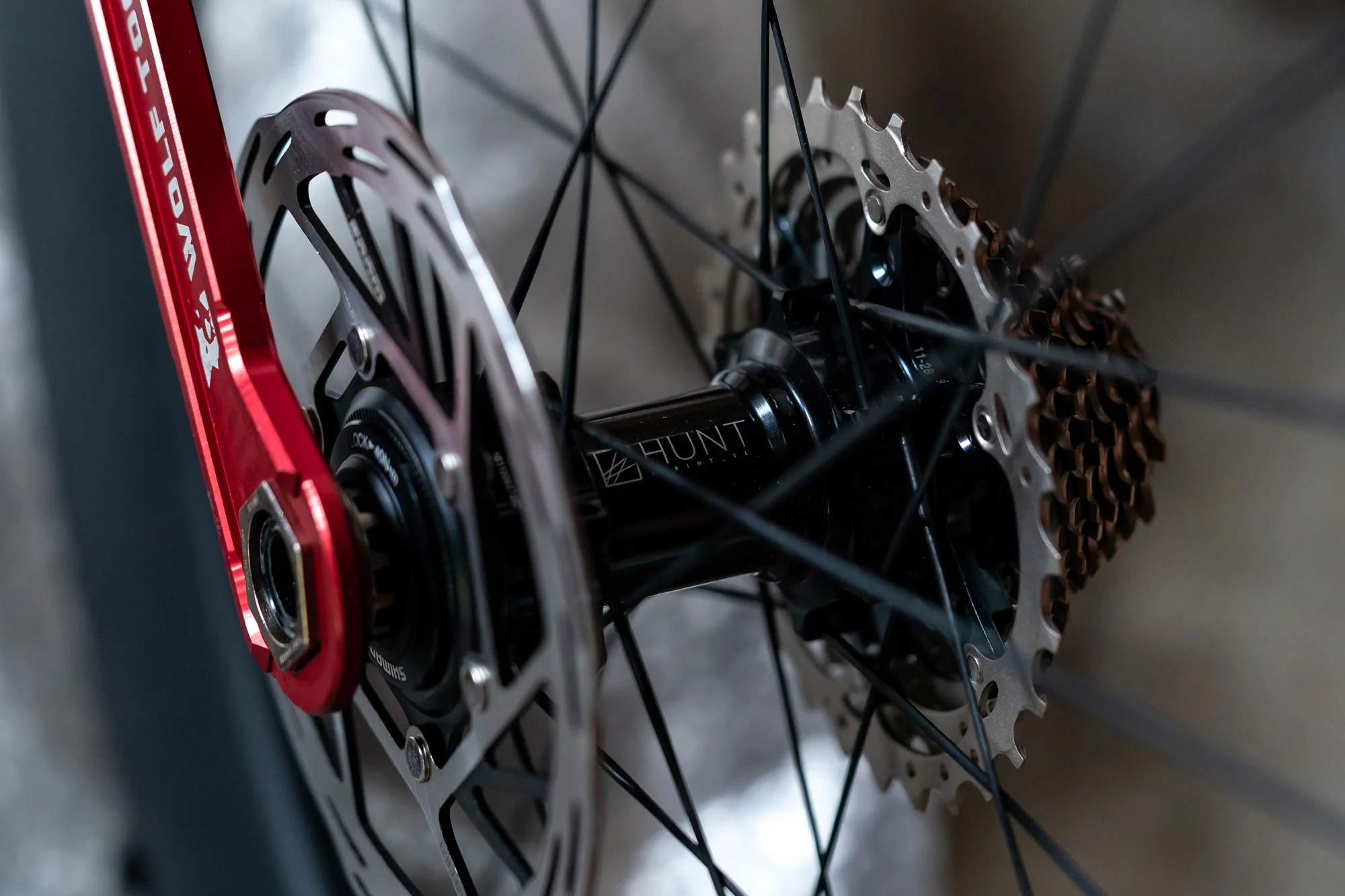 HUNT 7387 Aerodynamicist Carbon Disc Wheelset - Image 5