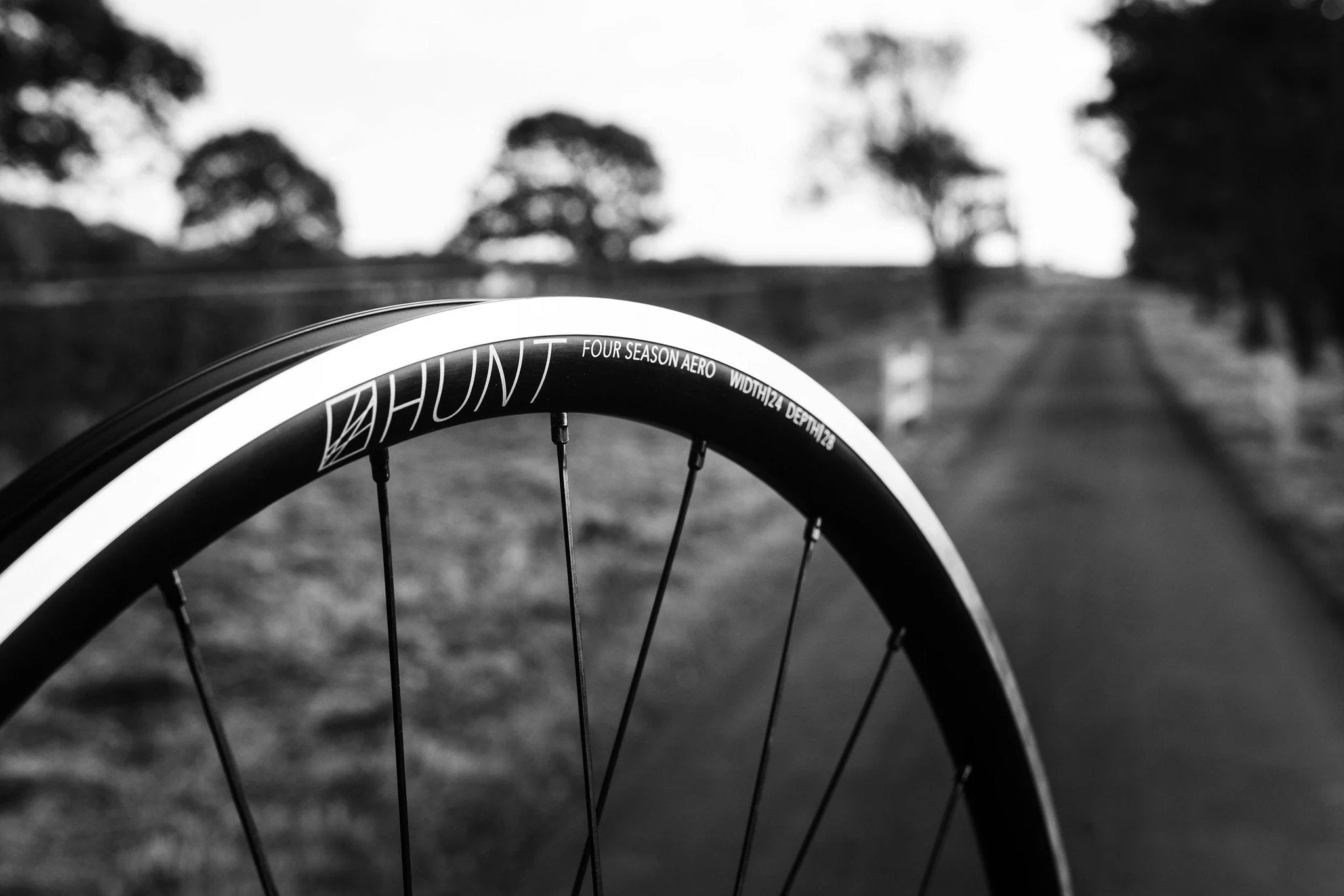 RE:NEW HUNT 4 Season Aero Wheelset - Image 11