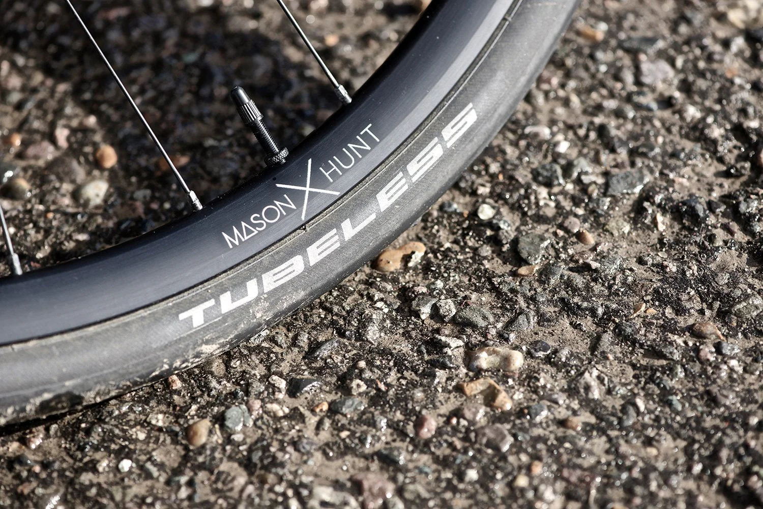 RE:NEW HUNT 4 Season Superdura Disc Wheelset - Image 11