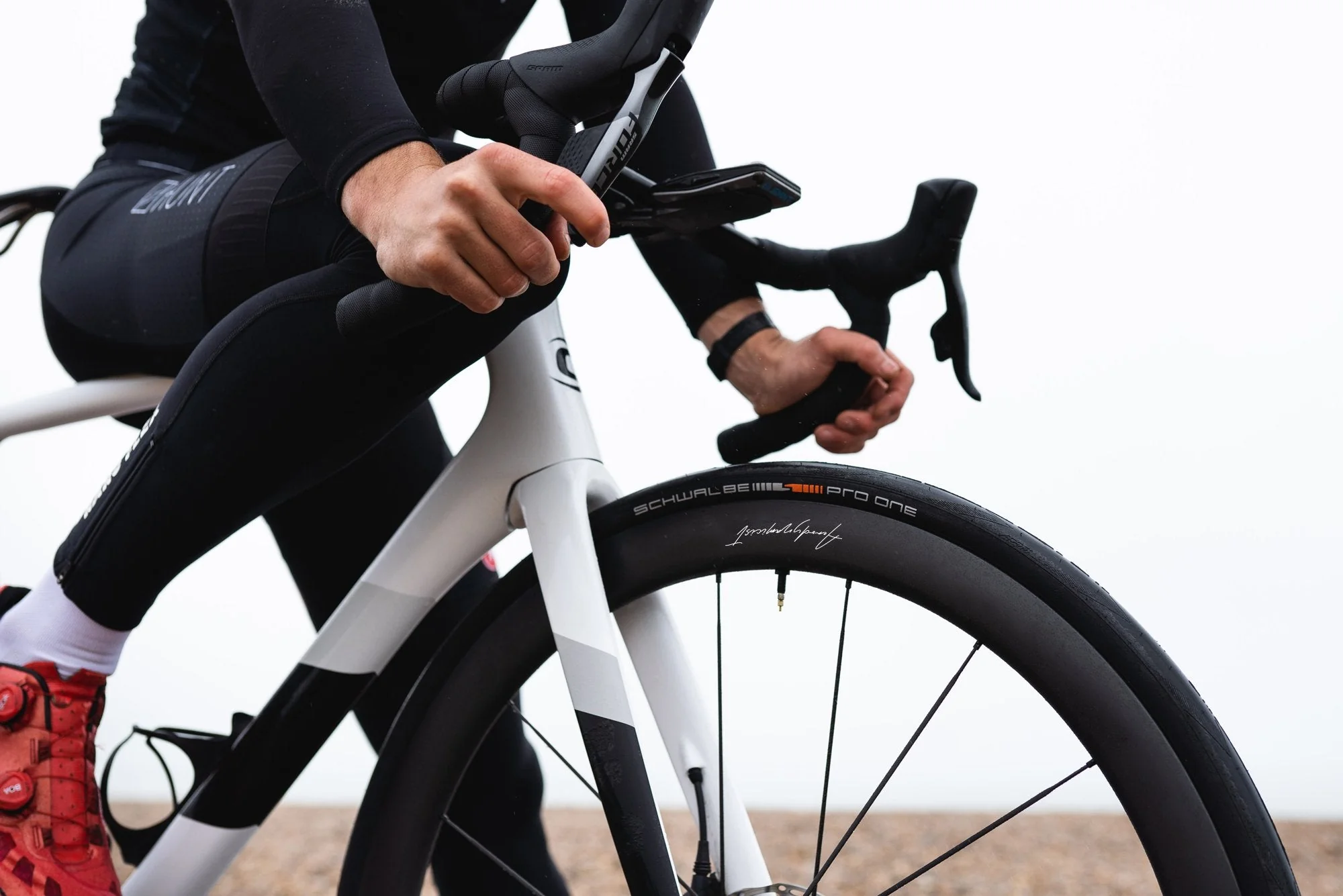 RE:NEW HUNT 44 UD Carbon Spoke Disc Wheelset - Image 12