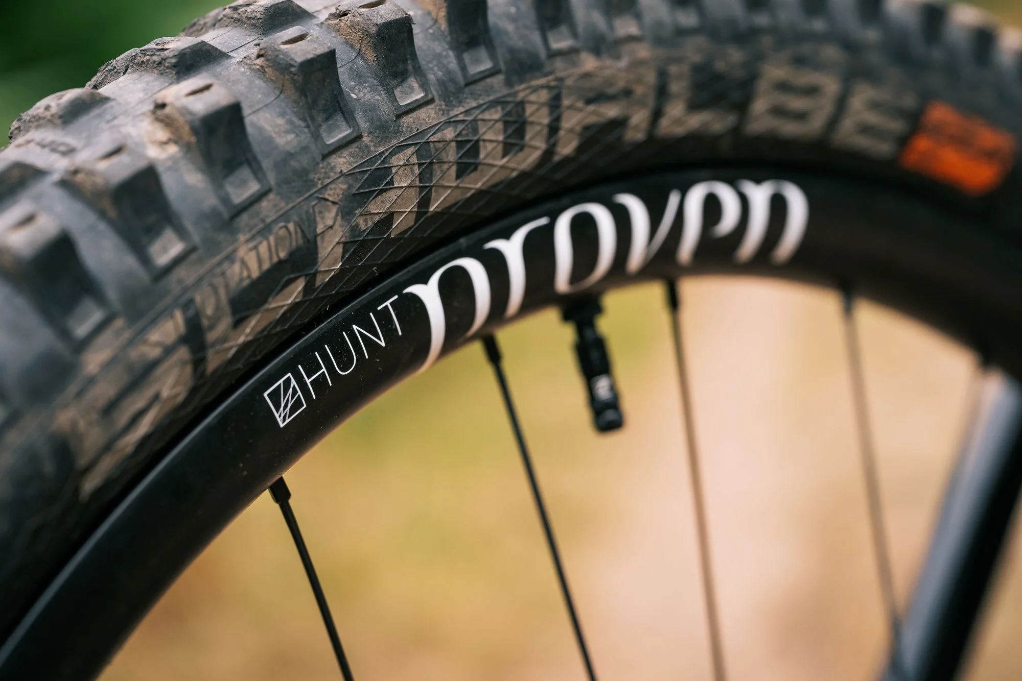 RE:NEW HUNT Proven Carbon Race Enduro 29 Wheelset - Image 5