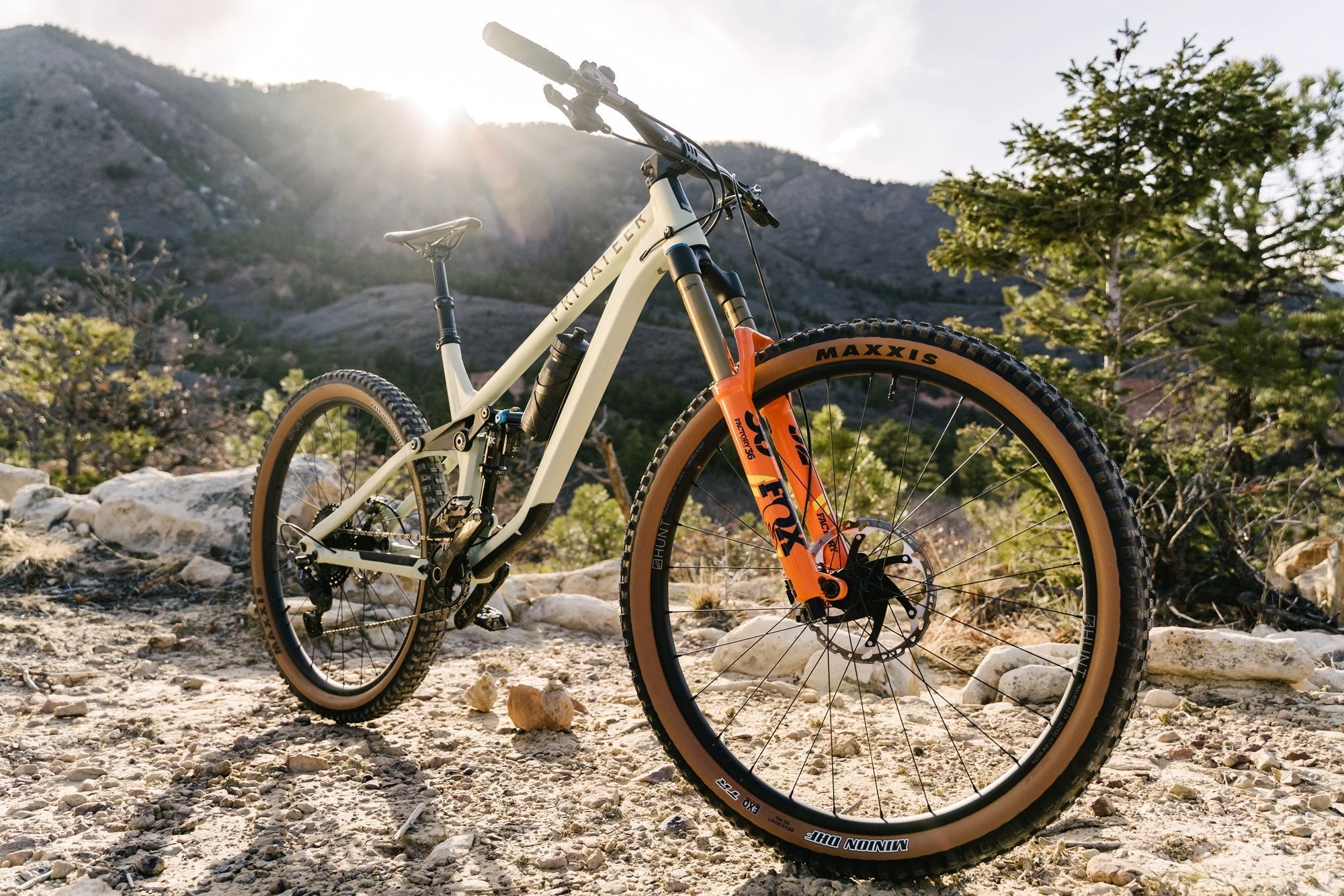 RE:NEW HUNT Trail Wide MTB Wheelset Mullet - Image 13